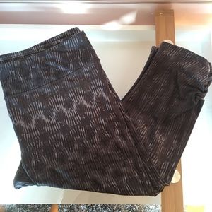 NWOT The North Face Cropped Black & Grey Leggings